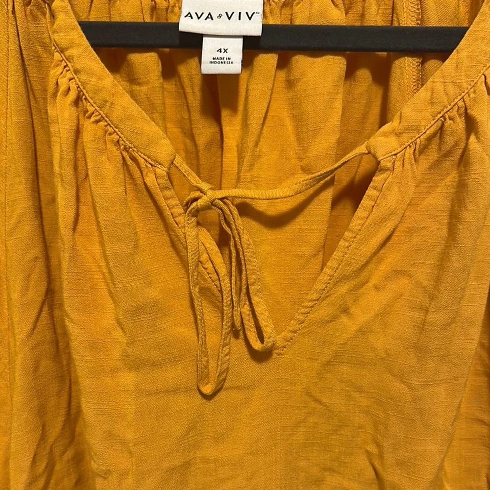 Ava & Viv Gold Tunic with 3/4 Sleeves and Tie Front - Picture 3 of 6